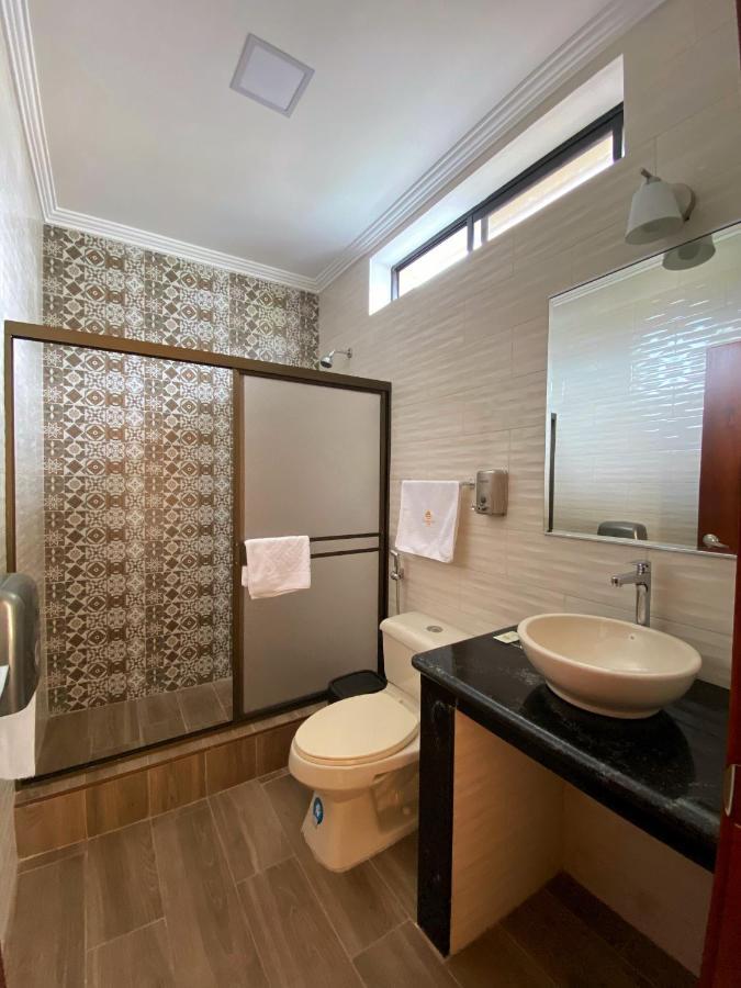 Hostal California Inn Guayaquil Bagian luar foto