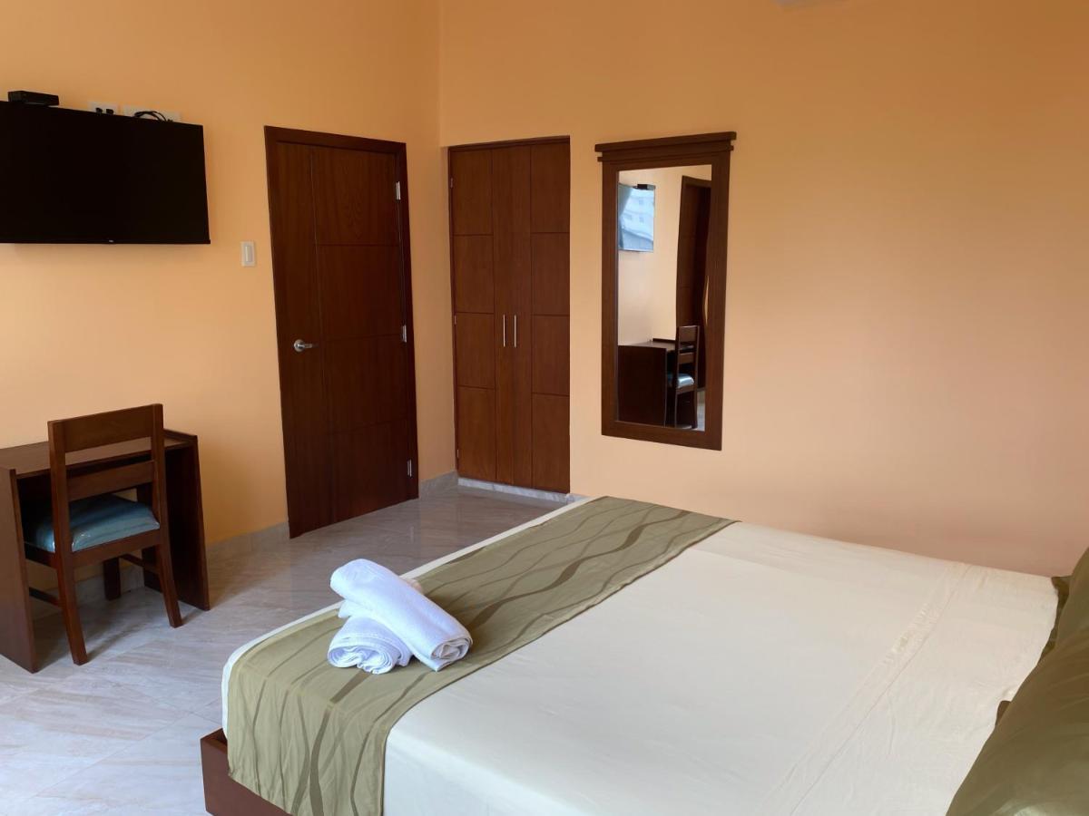 Hostal California Inn Guayaquil Bagian luar foto