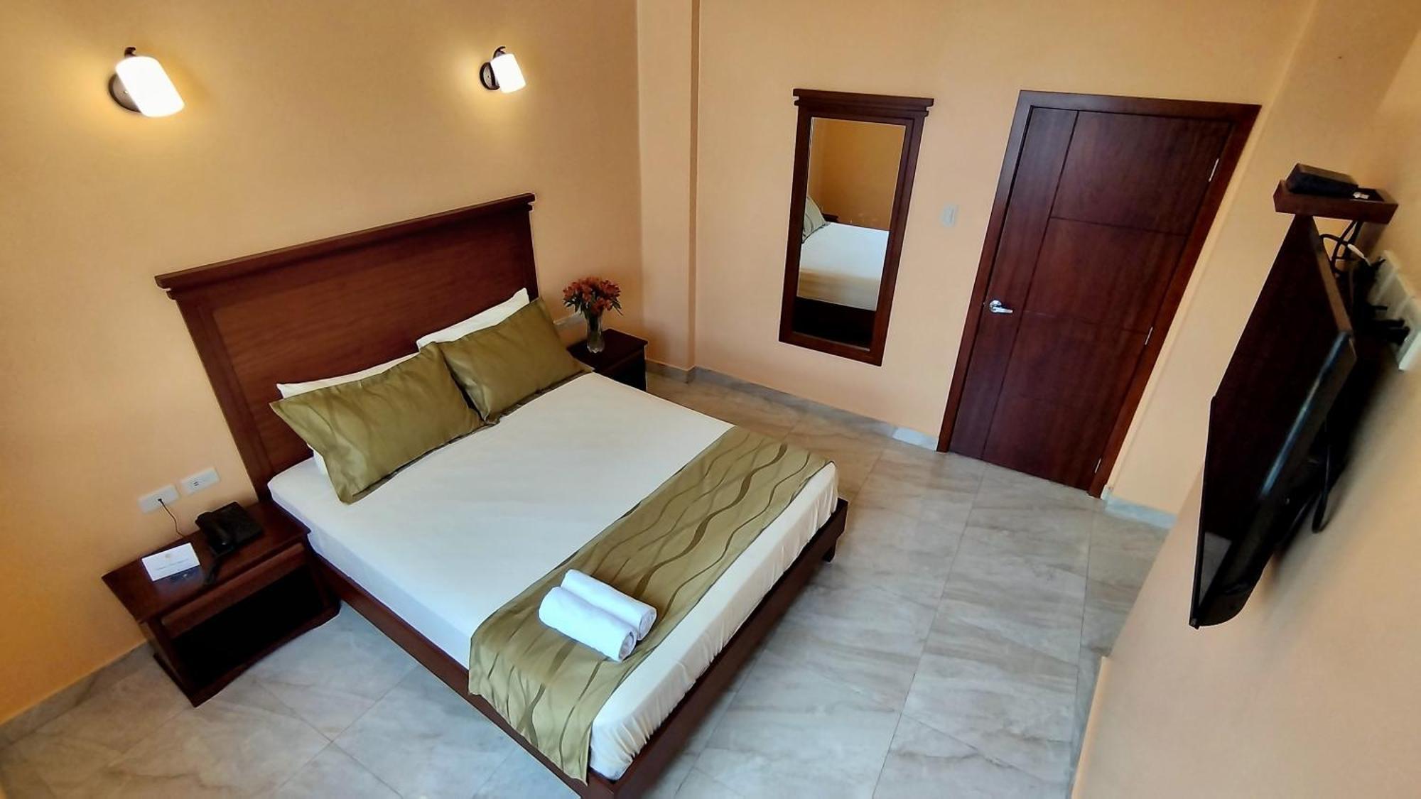 Hostal California Inn Guayaquil Bagian luar foto
